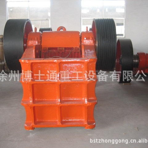 破碎机锤头，耐磨锤头，熟料锤头，耐磨衬板，耐磨蓖板等等