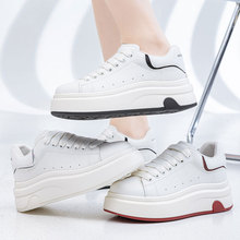 夏季透气麦昆小白鞋女2025新款真皮休闲百搭板鞋休闲鞋女透气轻盈