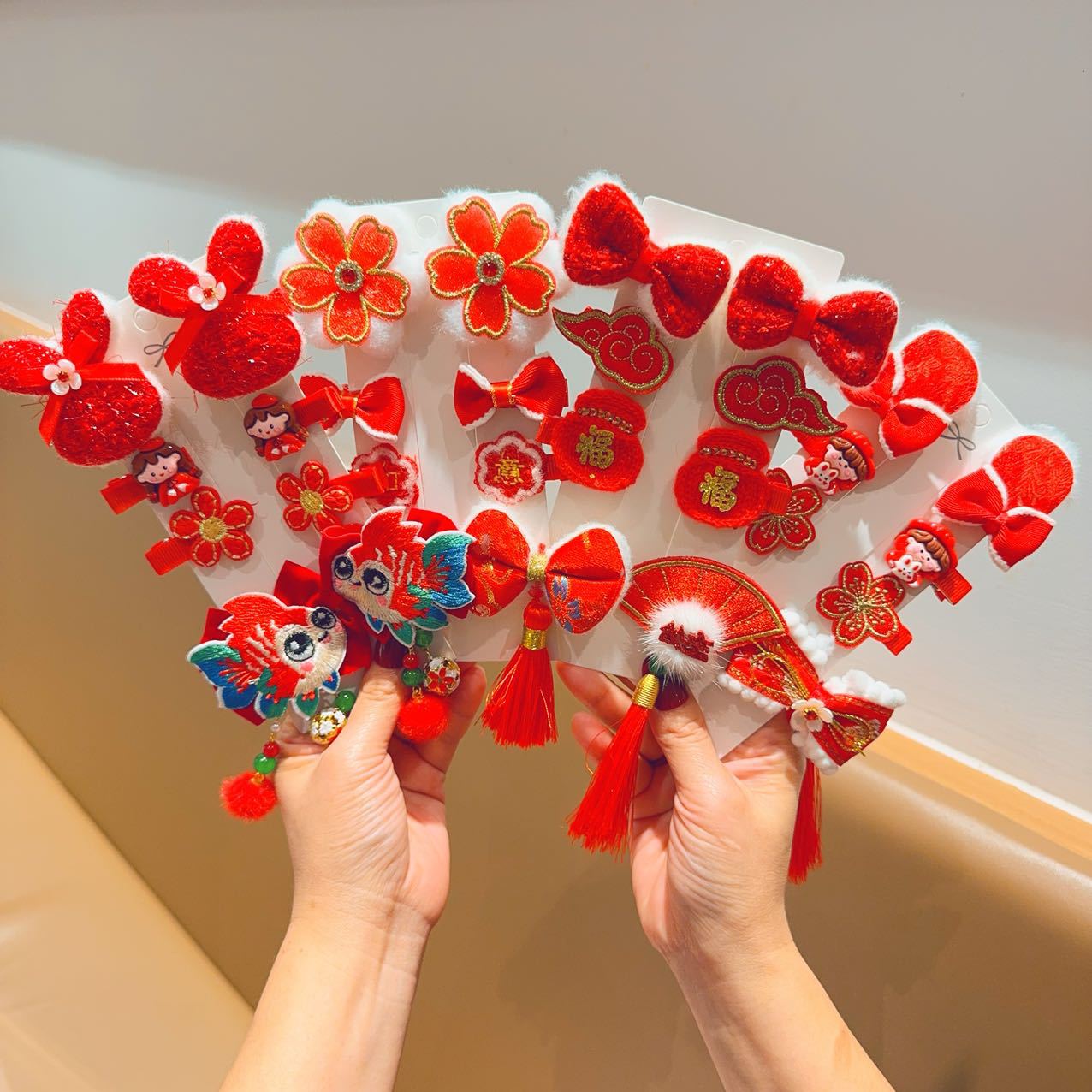 2025 Año Nuevo niños clip de pelo niñas arco tarjeta de pelo de Año Nuevo chino ropa de estilo Han niñas tocado de Año Nuevo