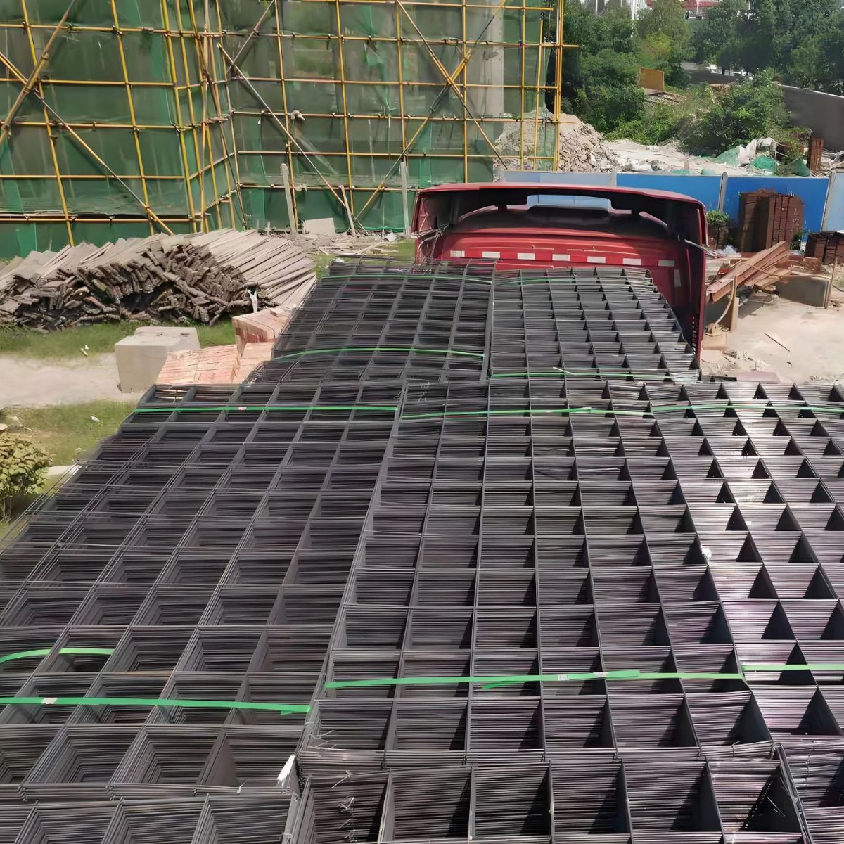 供应建筑工地施工地基加固镀锌网片 地暖地面电焊钢筋铁丝网格片产品实拍图_冶金矿产货源实拍