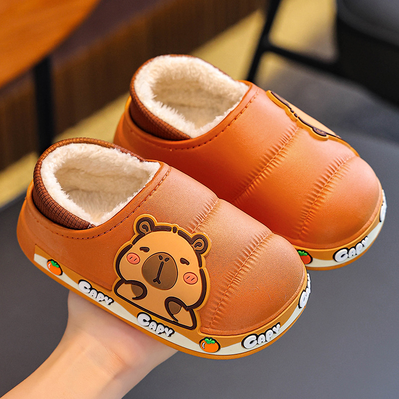 Capibara otoño y invierno zapatillas de algodón para niños, niños, niñas y niñas, calentamiento, terciopelo impermeable, bolsas de tacones de algodón para niños y niños.