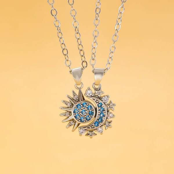 11 white k 5367 (magnetic necklace)