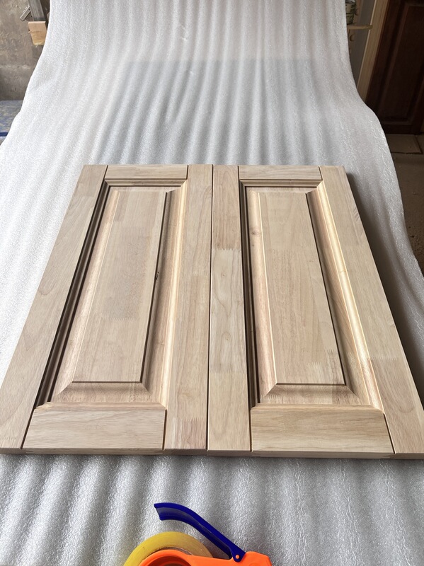 Rubberwood solid wood cabinet door panels, wardrobe doors, kitchen cabinet doors, shoe cabinet doors, wine cabinet doors, and tatami mat doors Rubberwood solid wood cabinet door panels, wardrobe doors, kitchen cabinet doors, shoe cabinet doors, wine cabinet doors, and tatami mat doors