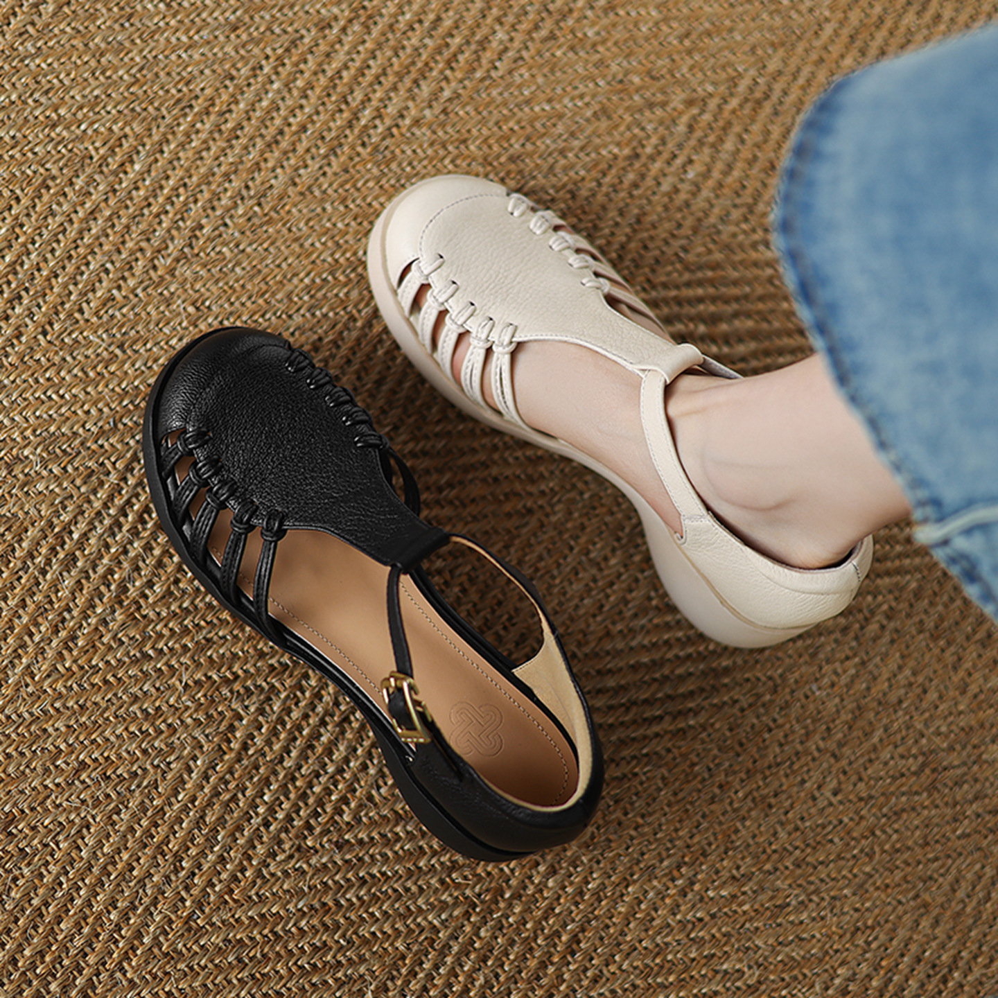 Sandal nữ da cừu mũi bao đế dày quai ngang một chữ kiểu La Mã — đen