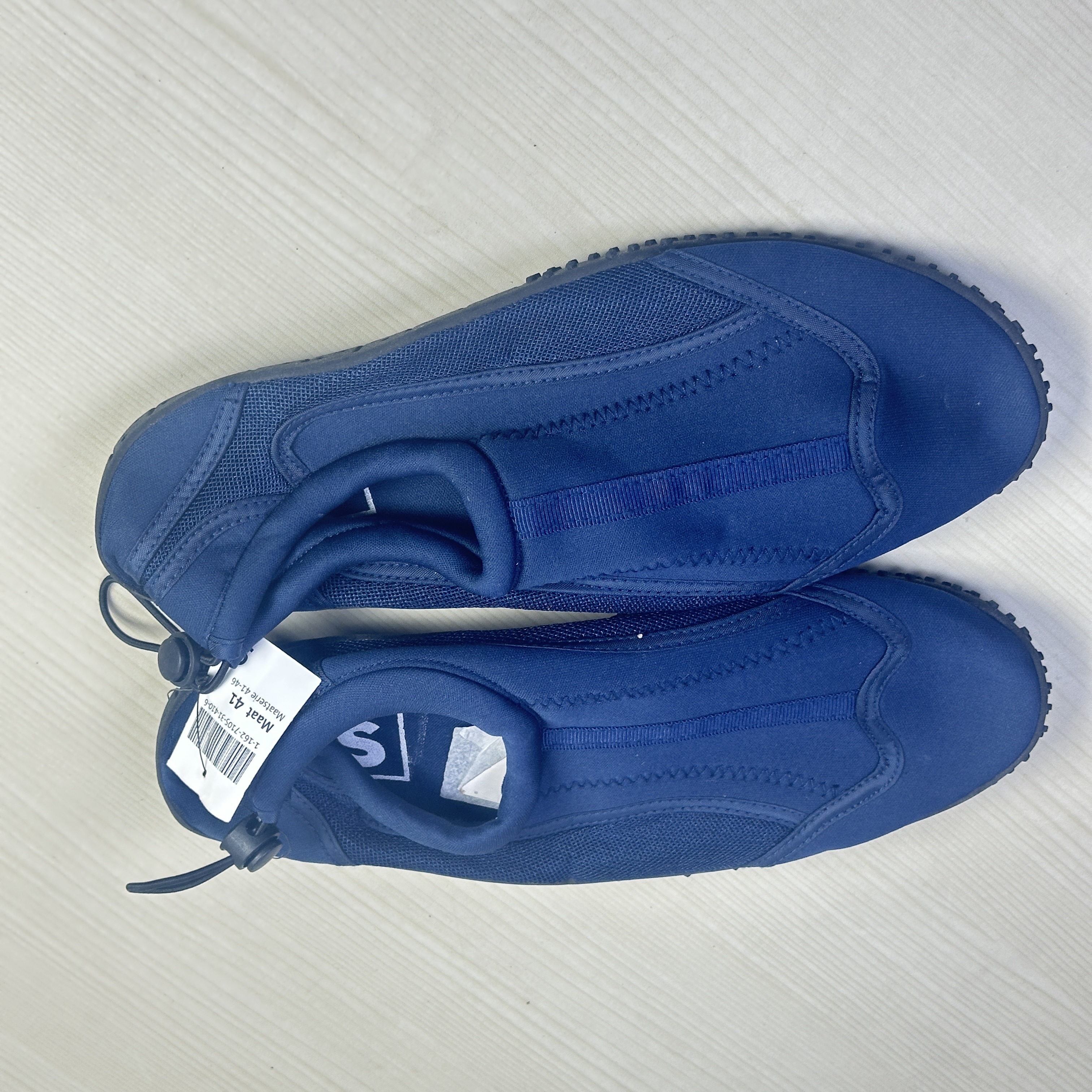 El azul oscuro, el azul oscuro.