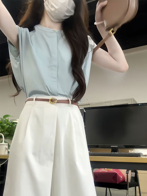 フランスの夏の美しいデザイン感シャツにはカジュアルな雰囲気があります。|undefined