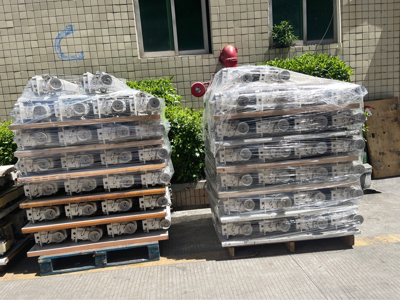 二手的重机兄弟标准杰克中捷中屹电脑缝纫机工业家用电脑一体机。