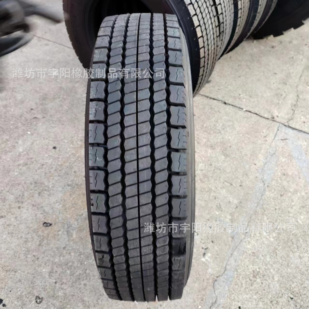 6.50R16 卡车 货车轮胎 钢丝轮胎 雪地花纹