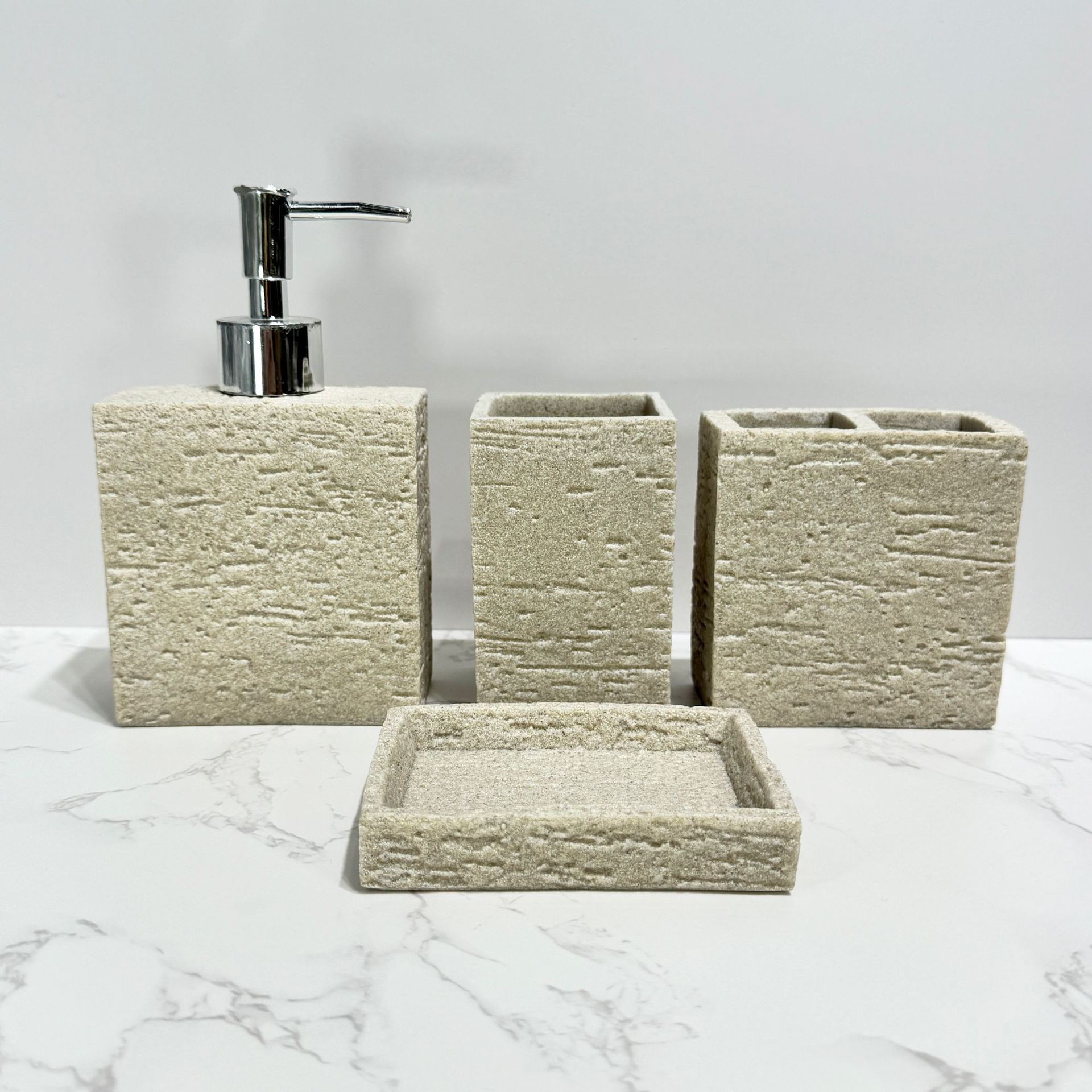 Diseño de piedra arenisca de imitación de estilo nórdico, baño de arena y grava de cuatro piezas, baño de hotel, juego de lavado, taza de enjuague bucal, soporte para cepillos de dientes