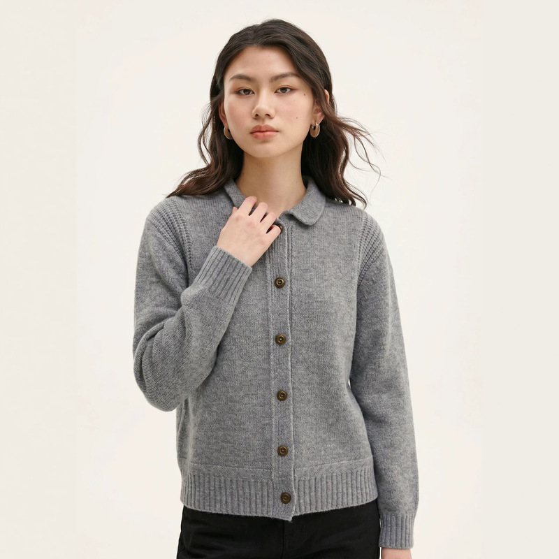 Mini turn-down collar all-wool knitted cardigan for women, elegant long-sleeve top for commuting, loose-fit autumn and winter cable-knit sweater Mini turn-down collar all-wool knitted cardigan for women, elegant long-sleeve top for commuting, loose-fit autumn and winter cable-knit sweater