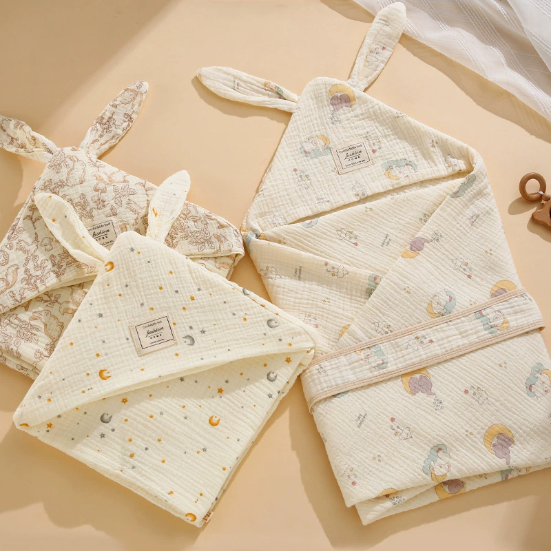 Младенцы и дети держат уши кролика