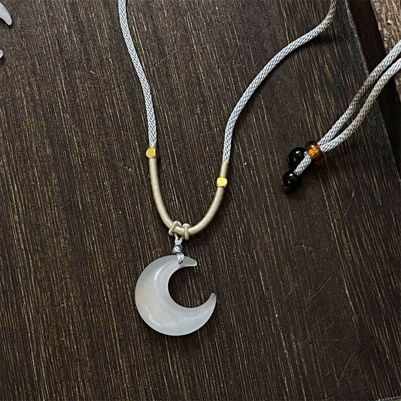 Cat's Eye Stone Material Chinoiserie Geometric Moon Cat's Eye Stone Pendant Necklaces Wholesale
