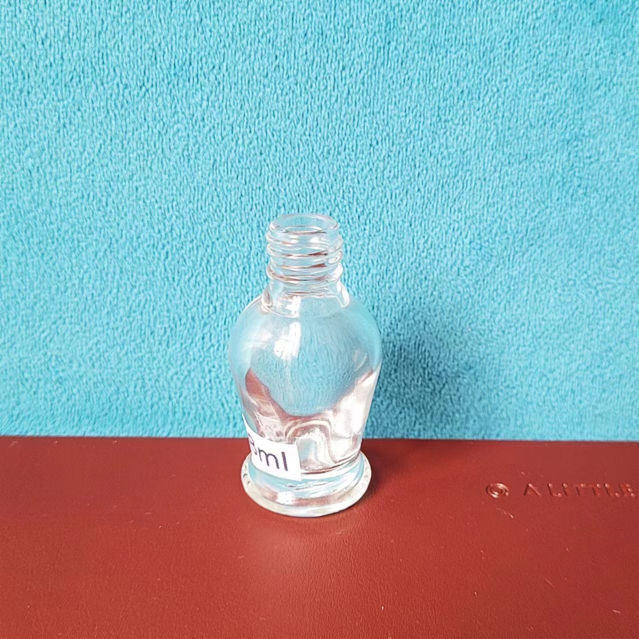 Botella de esmalte de uñas de dos cabezas Botella de pegamento para colorear productos para el cuidado de la piel Botella de maquillaje de subempaque Botella de brillo de labios portátil líquido de diferentes propiedades