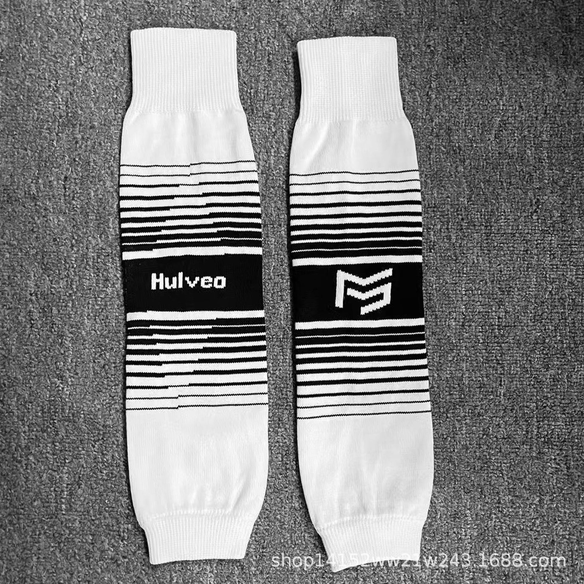 긴 줄무늬 흰색