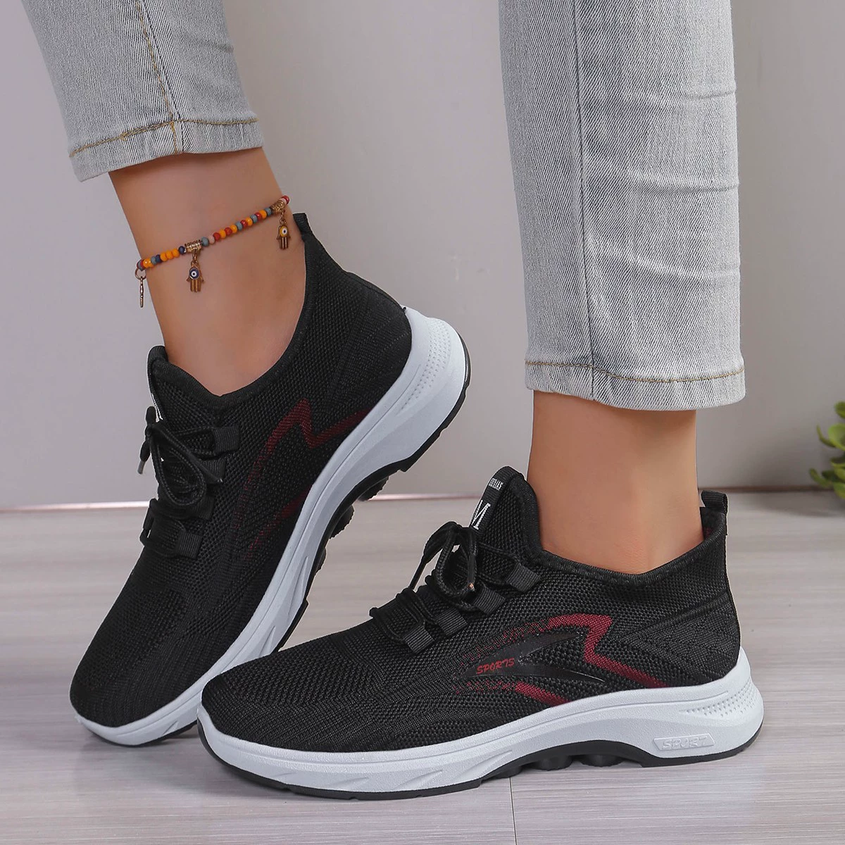 Весенние новые тканые туфли женские туфли 2024 повседневные одиночные туфли летающие ткацкие удобные нескользящие средние и пожилые мамы туфли