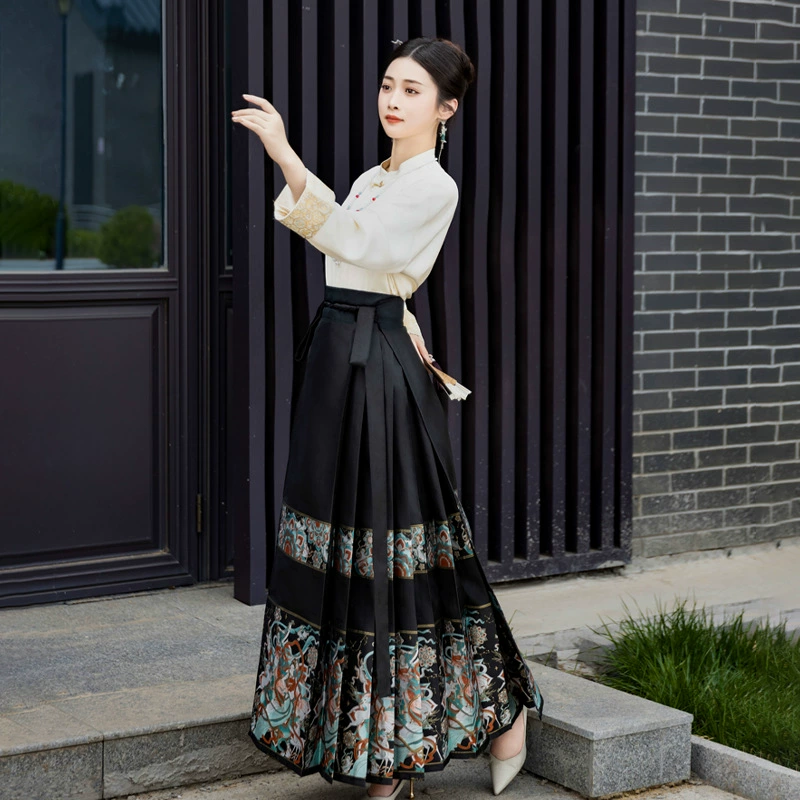 Оригинальный летающий конь лапша ткацкий золотой национальный ветер макияж цветок древний стиль ежедневный 2024 новый весенний и осенний китайский тост