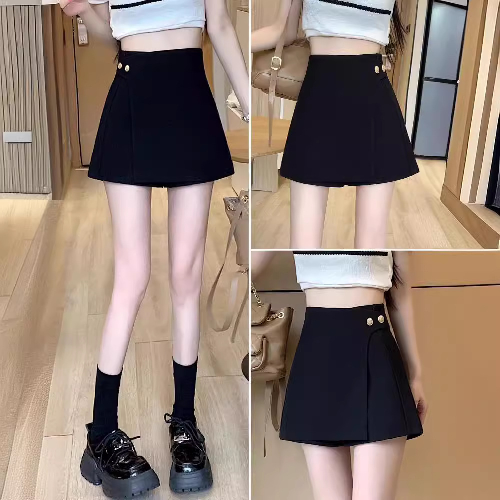 Summer fitted black skirt