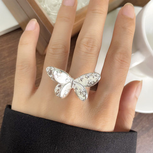����925�y��ָŮ�����F�������羳С���߼����|�_�ڼ��y�Ʒ���l