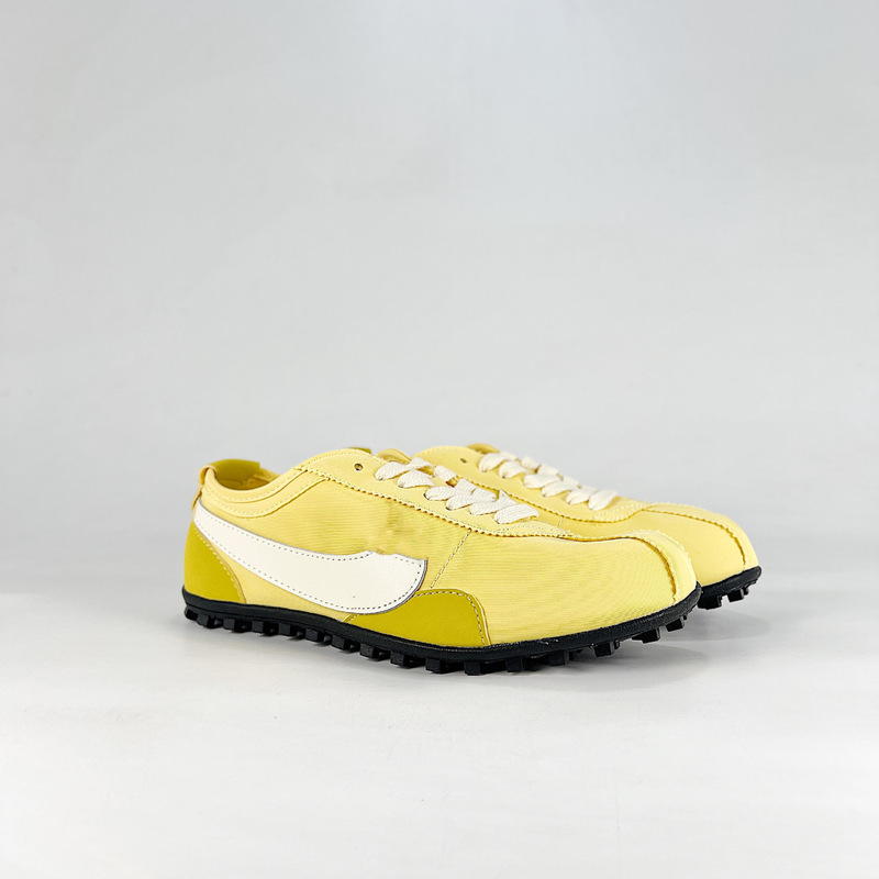 Moon Shoe co-branded casual shoes with thin soles, wear-resistant and non-slip, breathable and comfortable for commuting Moon Shoe co-branded casual shoes with thin soles, wear-resistant and non-slip, breathable and comfortable for commuting