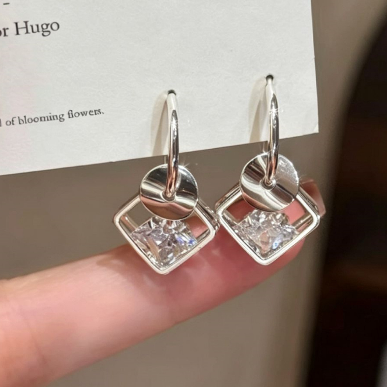 Removable small earrings with zircon