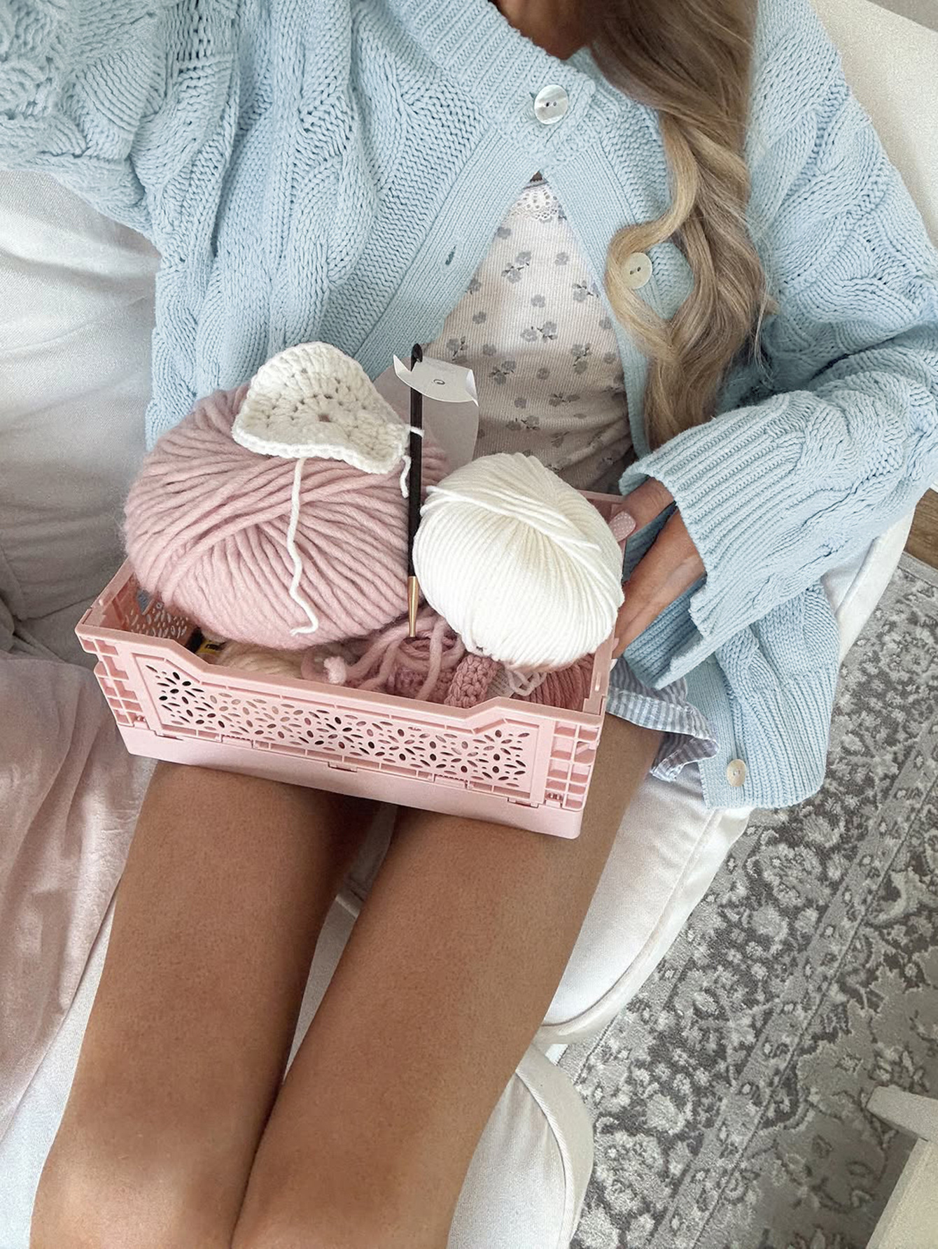 Kaikuo transfronterizo Europa y Estados Unidos ocio simple viento cuello redondo suéter de manga larga ropa de mujer 2025 otoño estación independiente de Amazon