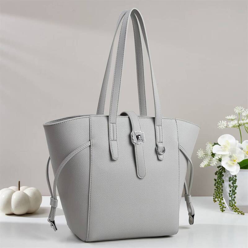 New Style Tote Bag for Women, Large Capacity Commuter Shoulder Bag, Versatile Fashionable Handbag, Niche Design, High-End Women's Bag