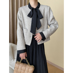 司南フランス風のリボンのデザイン感があります。