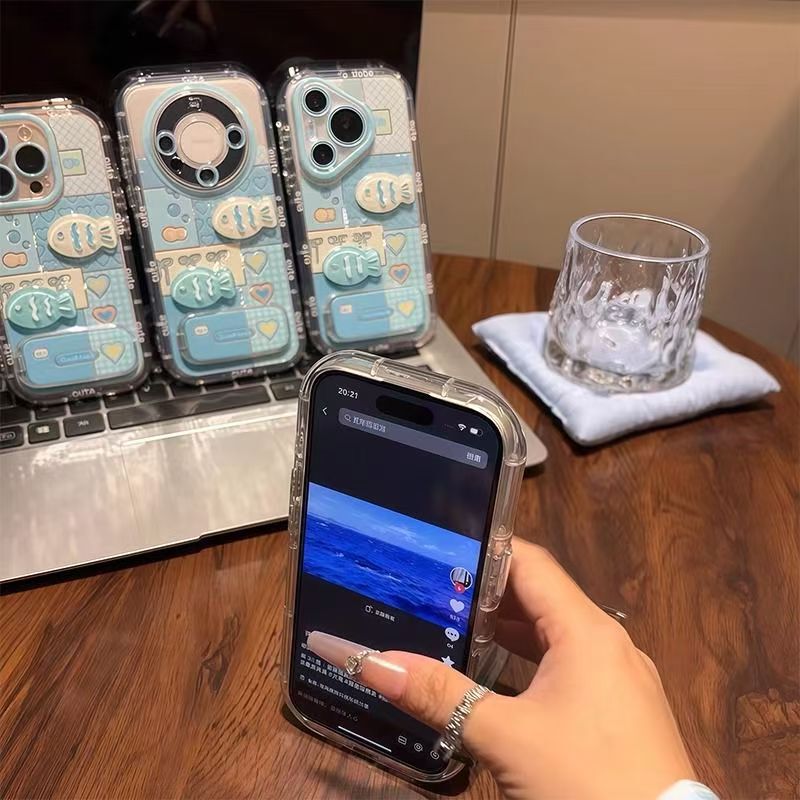Apple 15 携帯電話 iphone16promax 携帯電話ケース 12/13PRO Huawei 落下防止に適したスプライス小魚|undefined