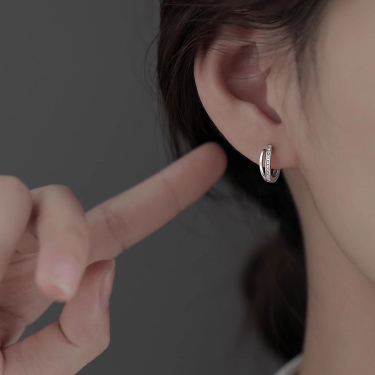 Fashionable retro shiny earrings with zircon
