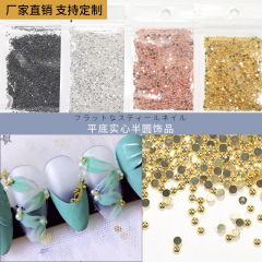 1000個のネイルアートの平底の中実の半円の鋼の玉の金属の半球の玉の銃の黒金の銀色の鋼の玉の爪の装飾品