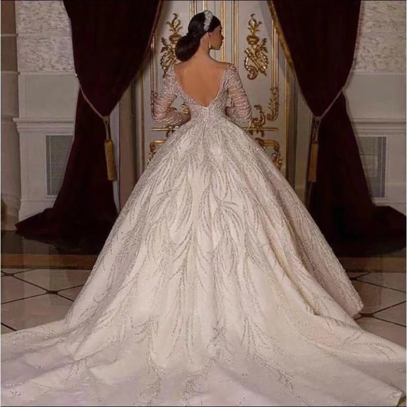 Abito da sposa da donna con strascico a cattedrale, abito da sposa in pizzo di grandi dimensioni per matrimoni estivi_voghion.com