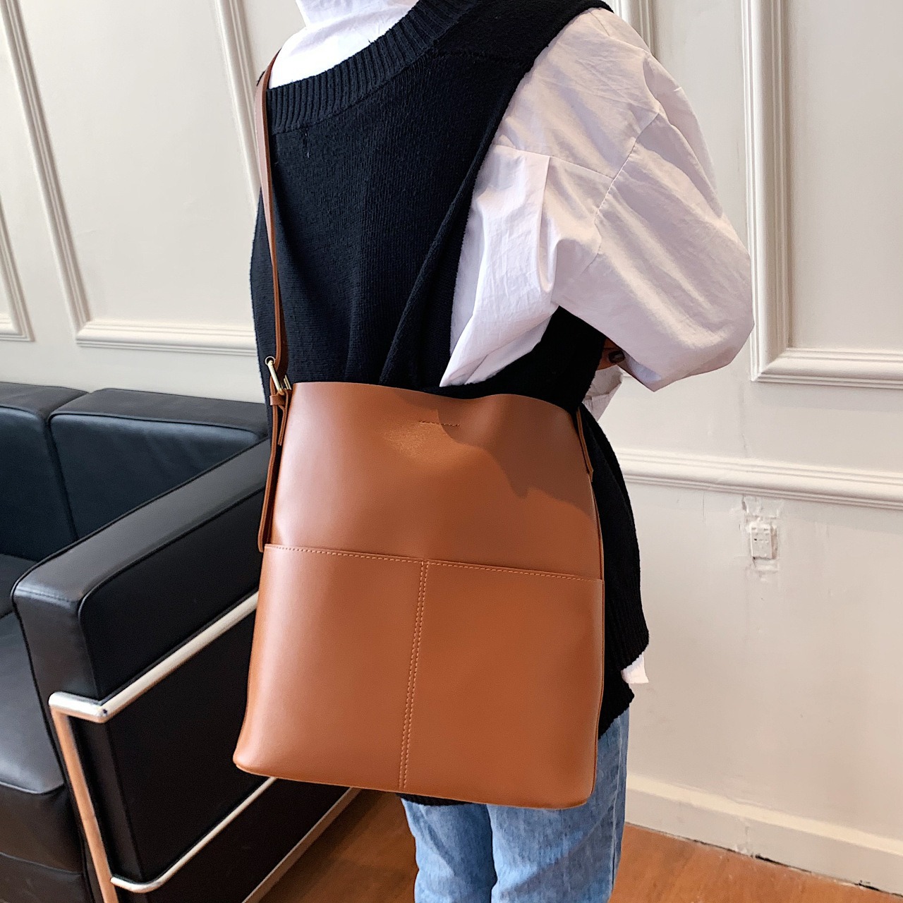 Elegant Women's Shoulder Bag High Capacity Versatile Bucket Bag_voghion.com