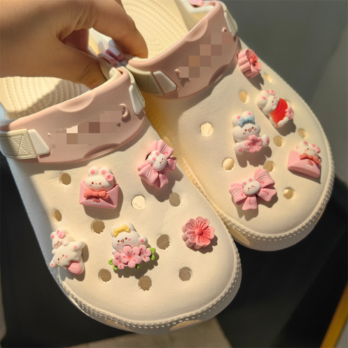 Spring and summer new style Sakura Rabbit Bear Girl Cute Croc Shoes Shoes Accessories Shoe Buckle Detachable Girls Slippers