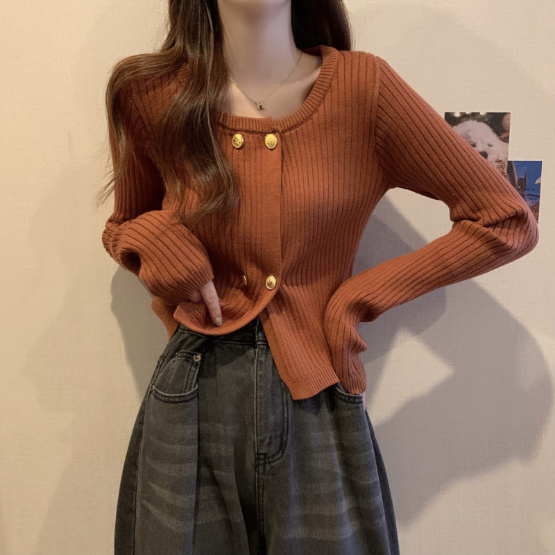 【中国直邮】茵如澜 复古方领秋冬新款小众百搭修身针织开衫 白色