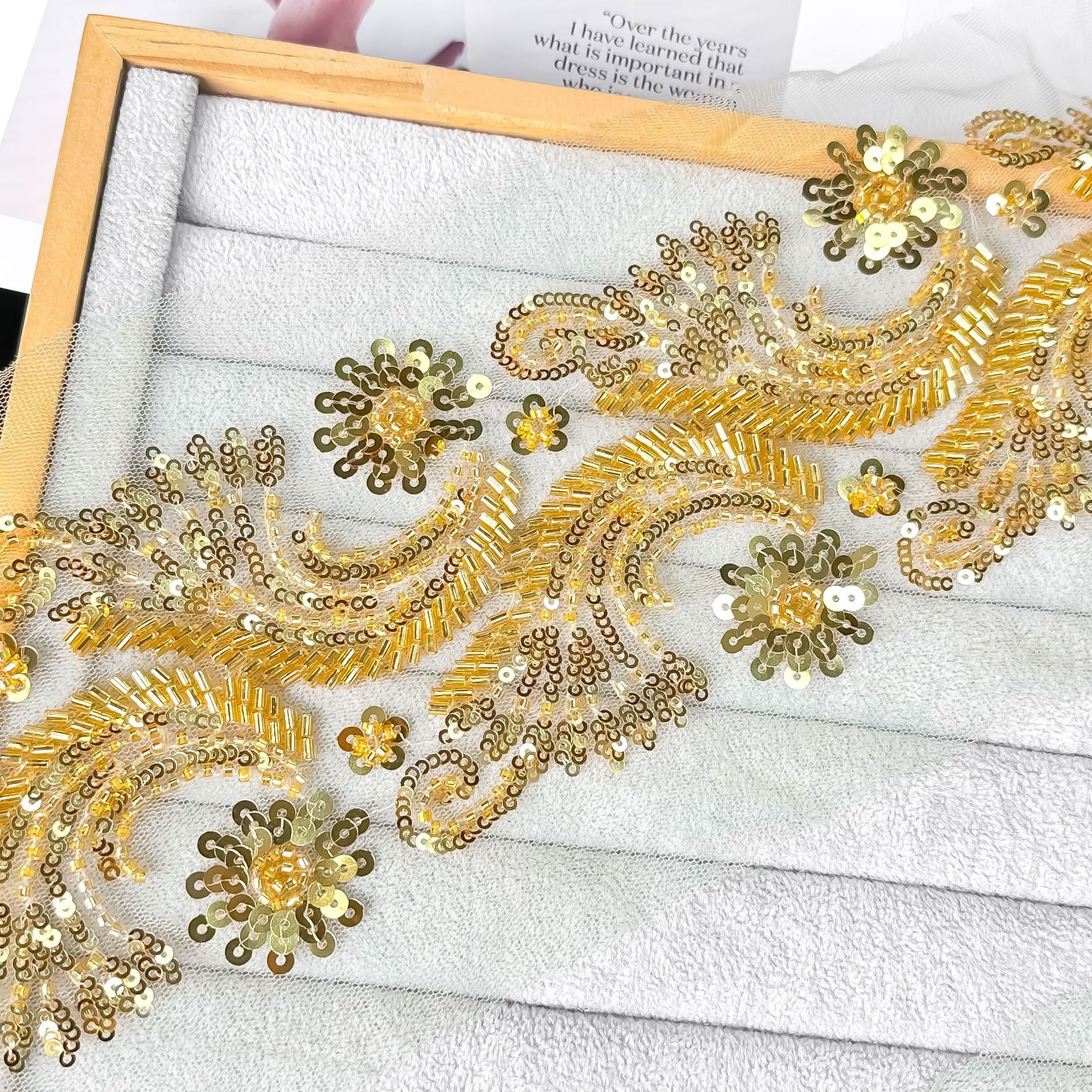 Encaje Decorativo con Lentejuelas y Flores 3D de 14.5cm de Poliéster para Vestidos y Puños image 4