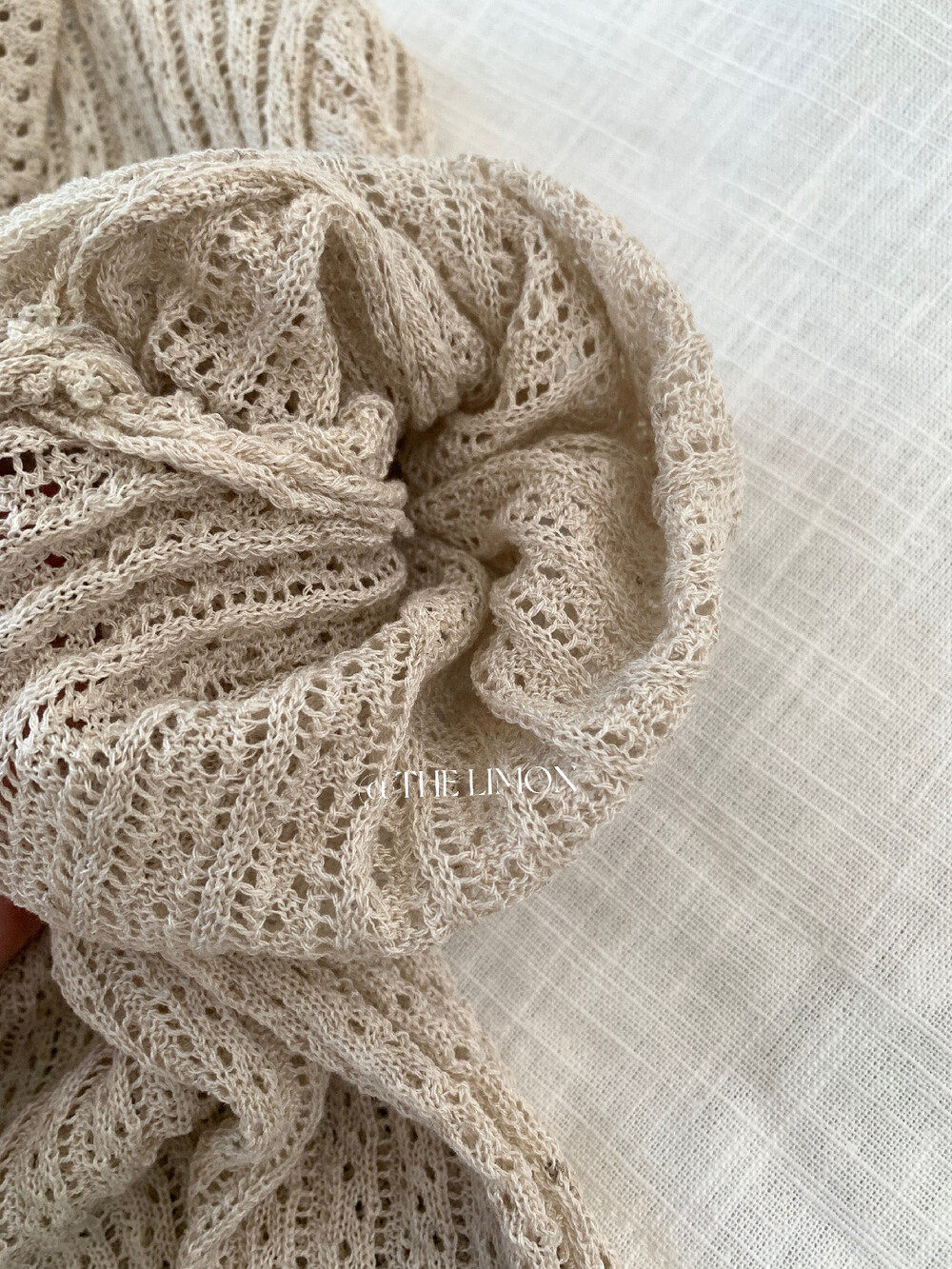 Áo thun nữ cổ polo phối ren họa tiết thắt nút tay ngắn — Đỏ thẫm, màu đen, trắng ngà, xanh nhạt chi tiết 15