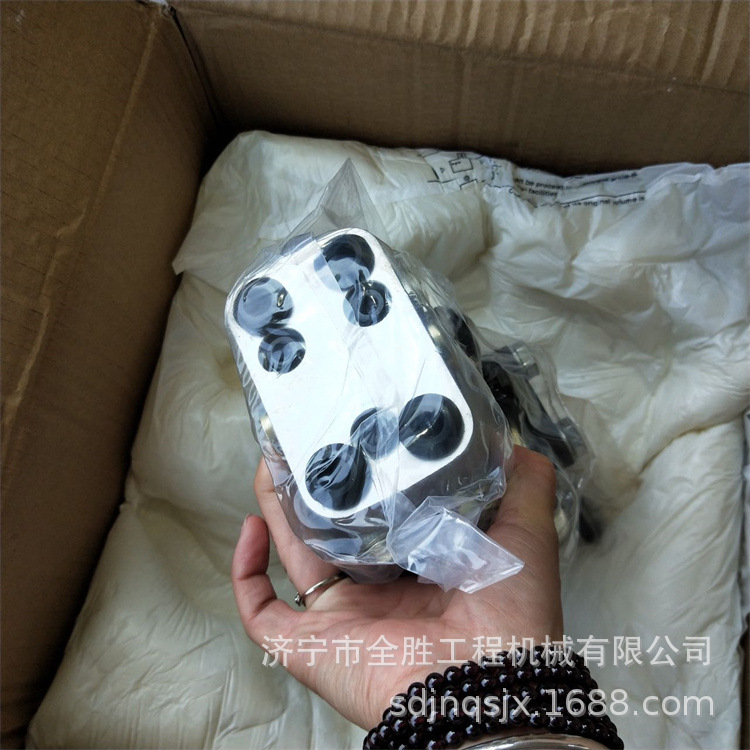 SY75挖掘机行走脚踏阀 挖掘机驾驶室 履带板 链条 引导轮重型机械