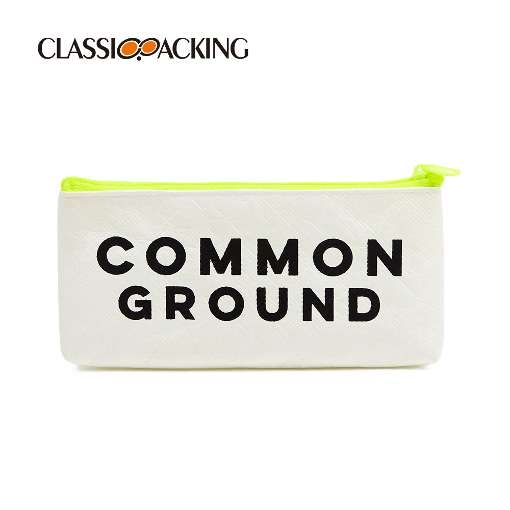 Fábrica al por mayor bolsa de almacenamiento de gran capacidad belleza bolsa de cremallera DuPont material de papel multifuncional bolsa de cosméticos logotipo imprimible