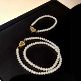 天然珍珠项饰;天然珍珠胸饰;天然珍珠耳饰