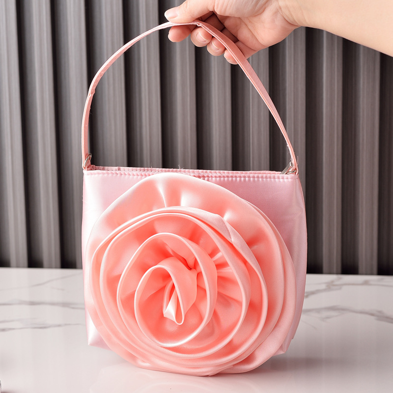 Bolso de cena de flores grandes de estilo explosivo transfronterizo Bolso cheongsam de satén tridimensional retro Bolso de novia de boda portátil Fabricante