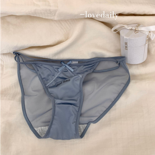 High-sexy goddess ~ Japanese thin milk silk women's low-waist underwear with high slits sexy pure desire girls' briefs