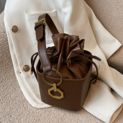 春夏小包包女包2023新款高級感抽繩方盒斜挎包時尚百搭復古小方包