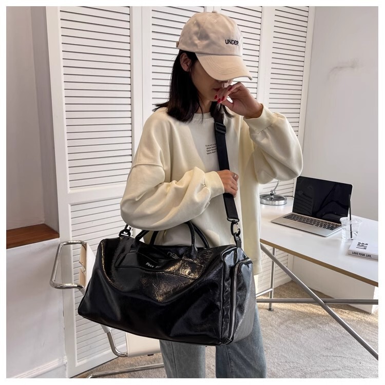 Women's Large Capacity Travel Bag for Short-distance Business Travel Bag PU Portable Luggage Bag Sports Fitness Bag Men's Crosbody Bag Women's Large Capacity Travel Bag for Short-distance Business Travel Bag PU Portable Luggage Bag Sports Fitness Bag Men's Crosbody Bag