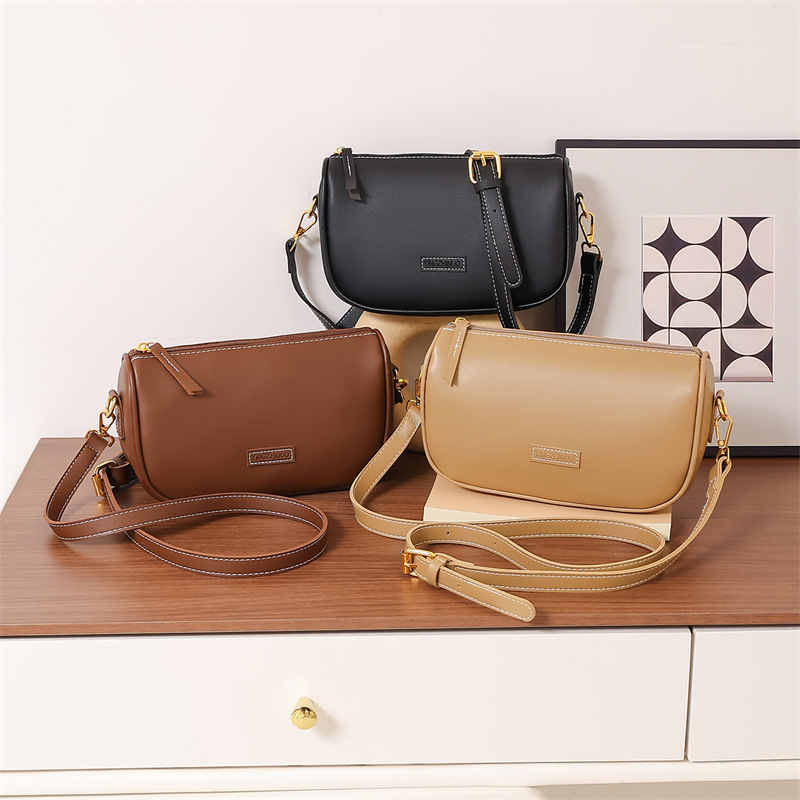 Cross-border classic crossbody small square bag, fashionable and versatile, simple and elegant women's bag, stylish shoulder bag for middle-aged mothers Cross-border classic crossbody small square bag, fashionable and versatile, simple and elegant women's bag, stylish shoulder bag for middle-aged mothers