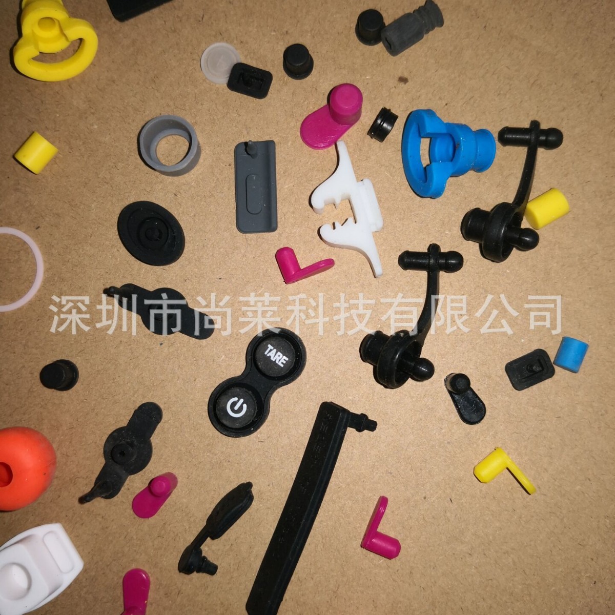 直供硅胶减震垫批发加厚工业杂件耐磨注塑加工件硅胶彩色缓冲垫块