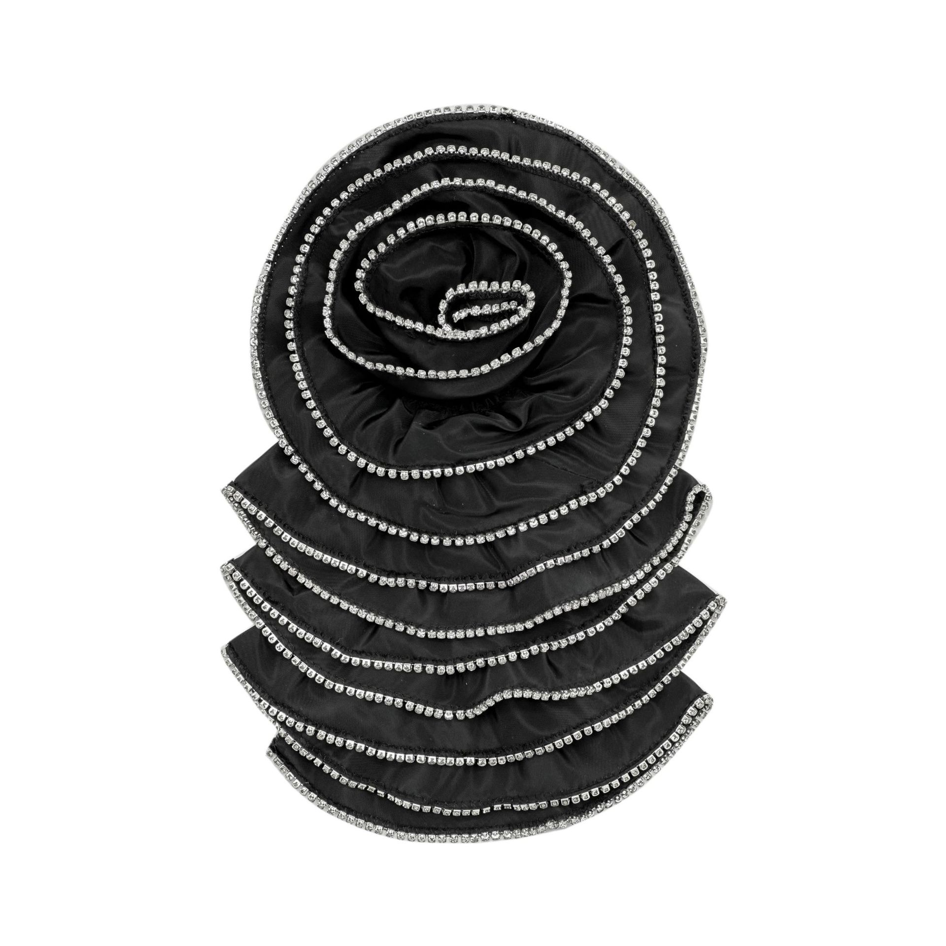 Nueva tela de alta calidad en blanco y negro multicapa clavos tridimensionales perforación flor vestido tocado para el cabello joyas hechas a mano