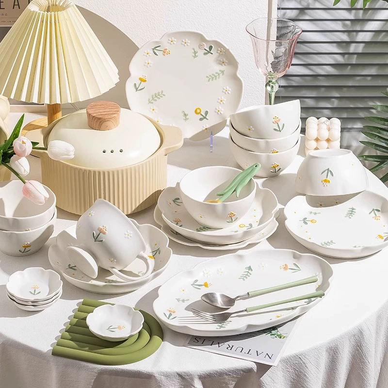 Ceramic Tableware 2023 Collection, High-Quality Relief Daisy Design for Home Dining