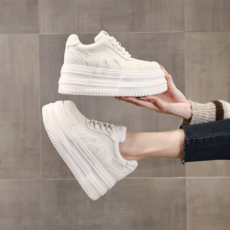 Giày sneaker nữ đế dày tăng chiều cao, phong cách đa năng, lót nhung ấm — gạo nâu