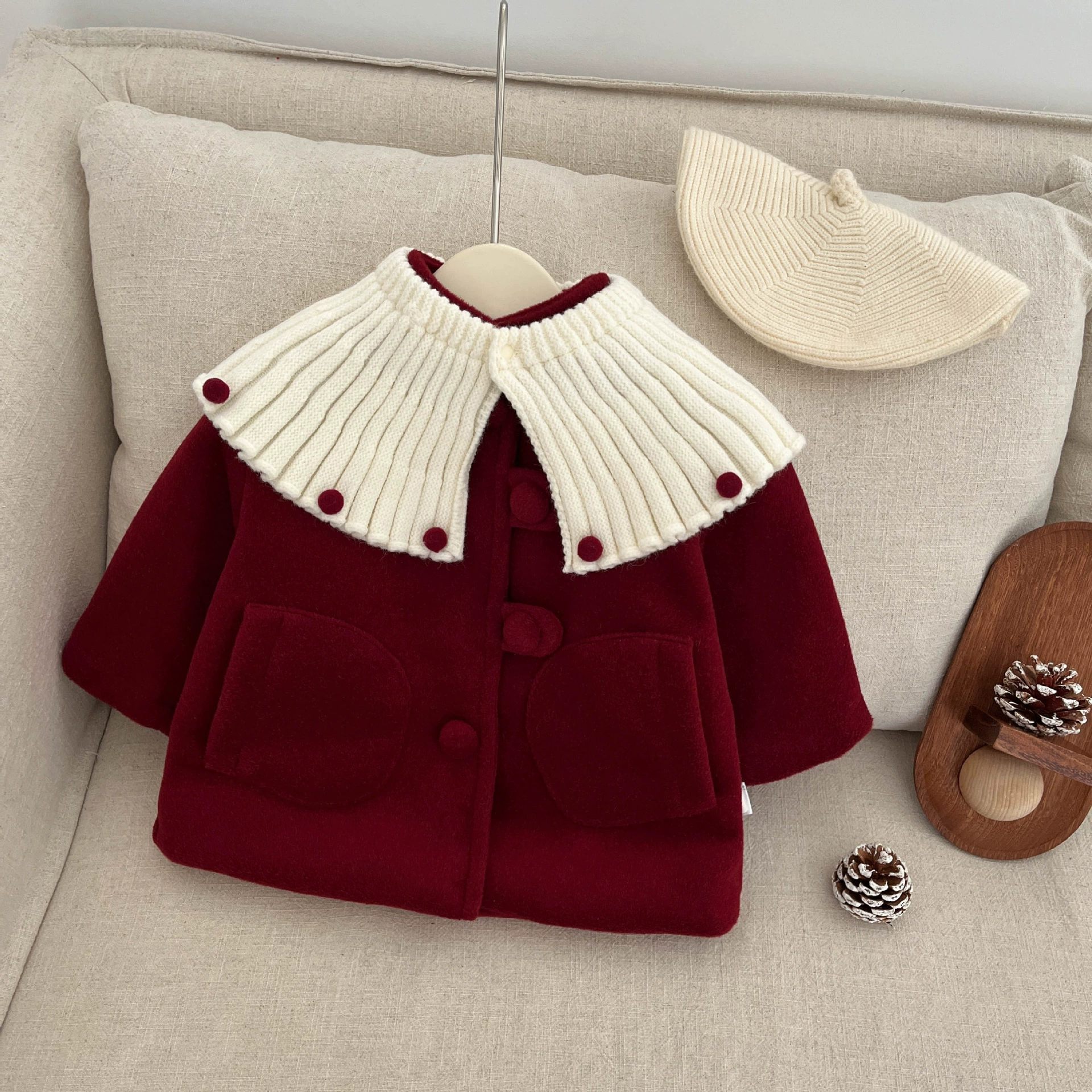 Зимнее красное шерстяное пальто для девочек