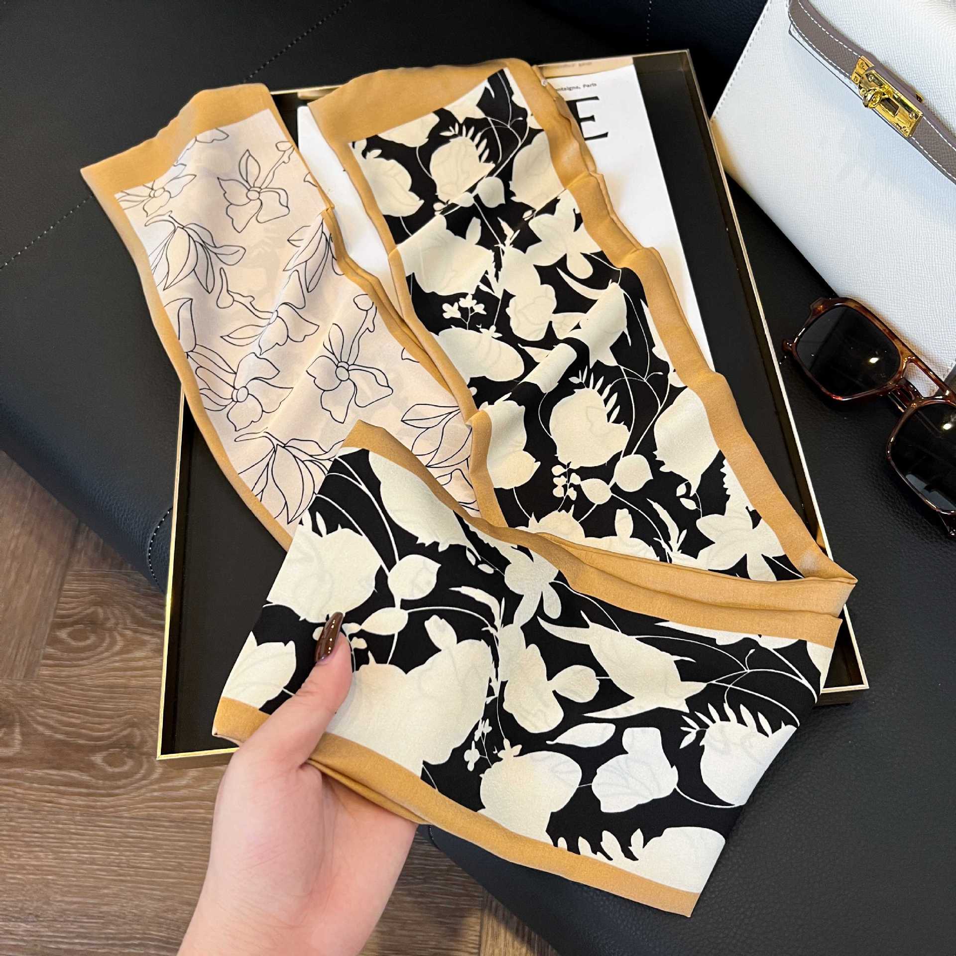 Nueva bufanda de seda pequeña banda larga estrecha para el cabello mujer estilo primavera y otoño moda madre bufanda estilo verano estilo fino serpentina bufanda al por mayor